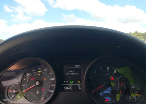 2018 Maserati Granturismo Mc/Sport z USA, uszkodzony, nr VIN ZAM45VMAXJ0307563